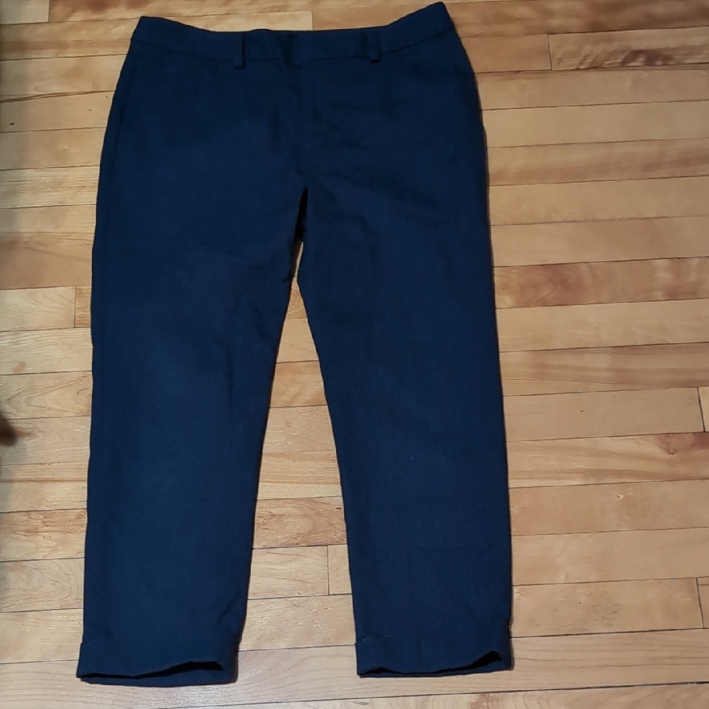 Banana Republic Women's Dark Blue Cuffed Pants Size 6. 22" Inseam